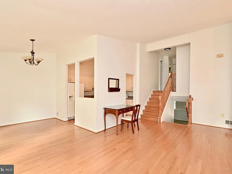 10048 Wood Sorrels Ln — Photo 9