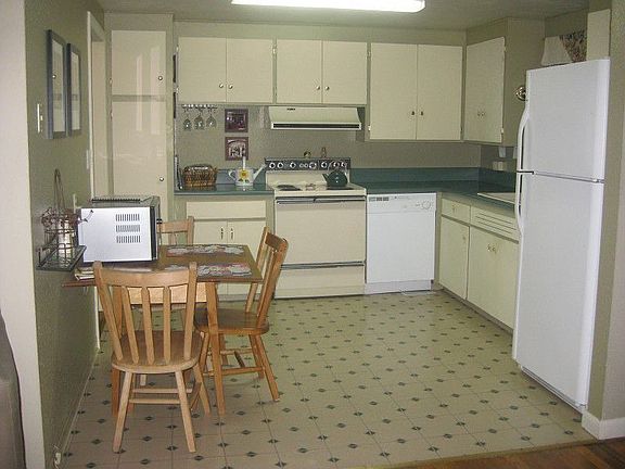 3rd image of 6604 W Lakeside Dr
