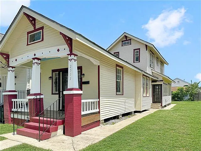 2515 Acacia St — Photo 2
