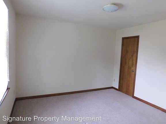 2nd image of 3038 Westmoreland Ct