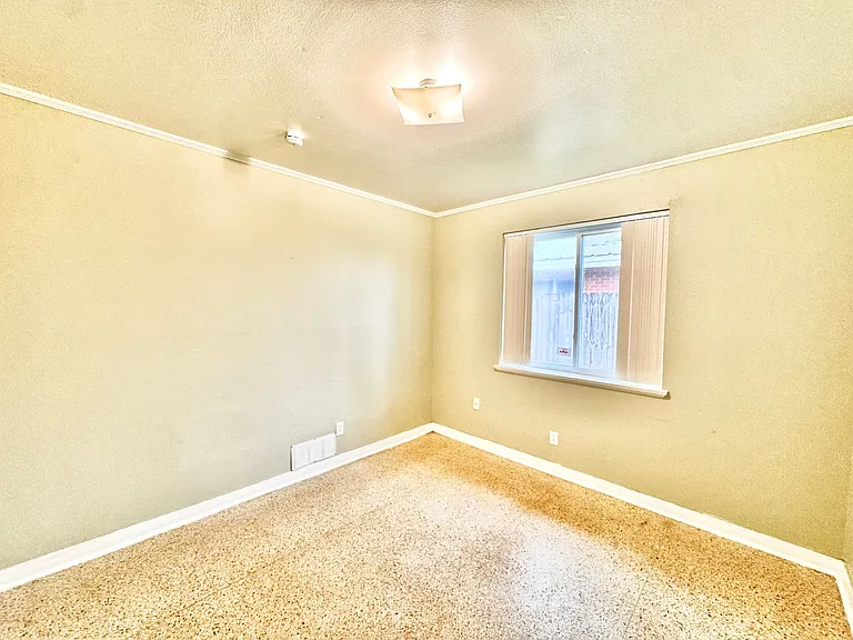 2655 Hyman Pl — Photo 8