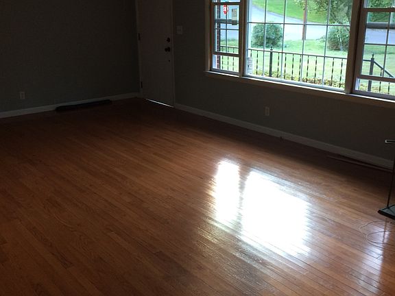 2nd image of 1601 Chickees St