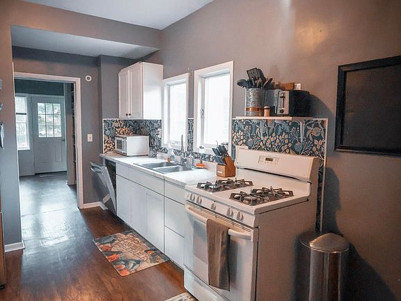 4th image of 538 Ely St