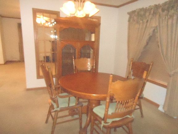 5th image of 896 Aspen Dr