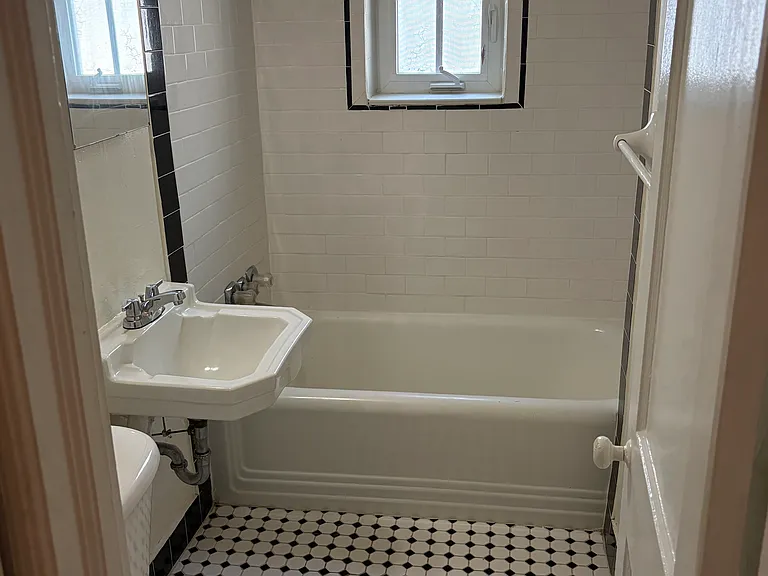 727 Almeria Ave — Photo 4