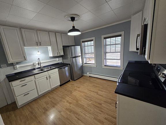 5th image of 403 23rd St APT 10