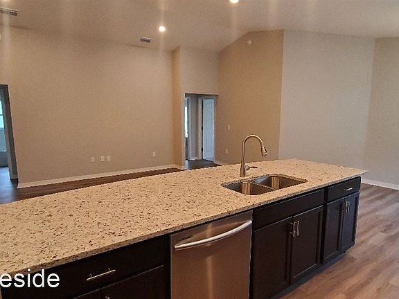 5th image of 525 Pentas Ln