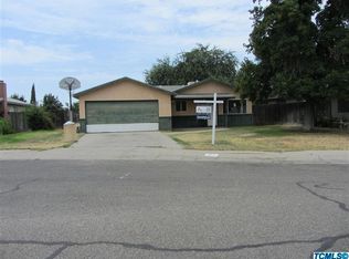 353 Orangewood Dr, Woodlake, CA 93286