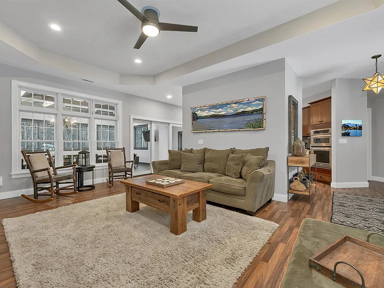 41 Regis Rd — Photo 8
