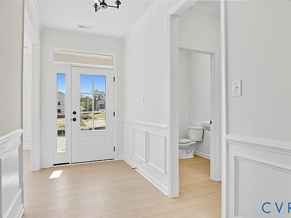 4th image of 2477 Flora Blvd