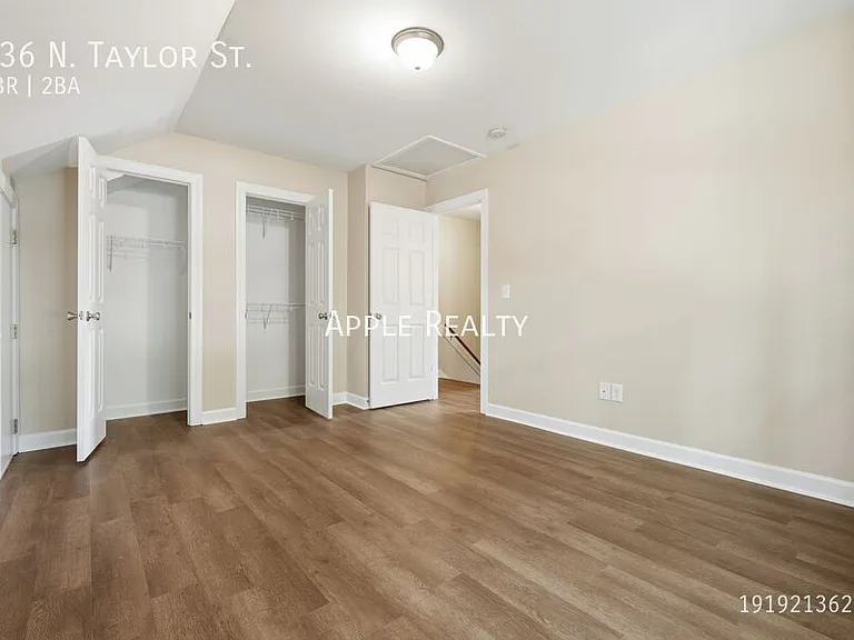 836 N Taylor St — Photo 12
