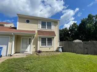 9 Warwick Cir, Chesapeake, VA 23320