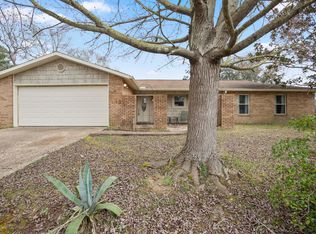 134 Linnet Dr, Ocean Springs, MS 39564