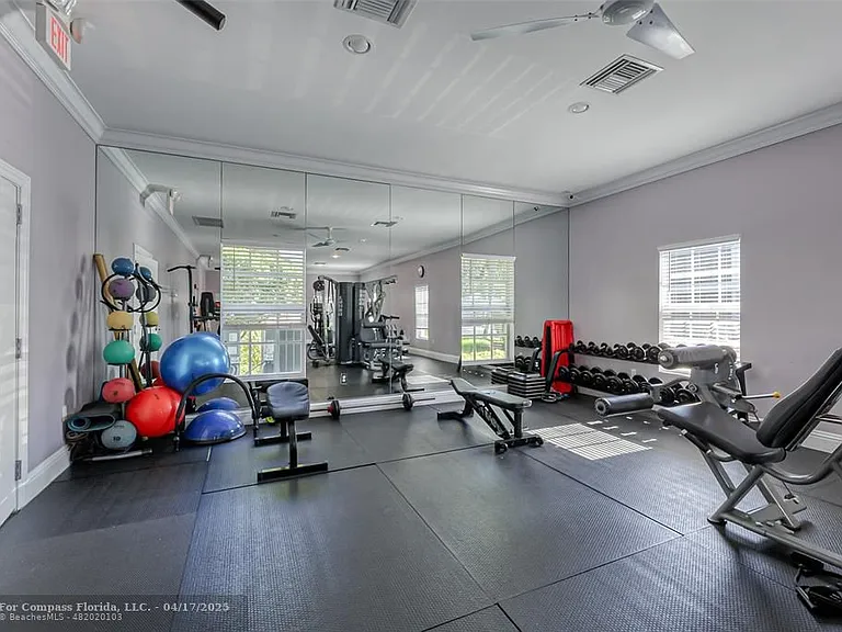6485 Bay Club Dr #2 — Photo 19