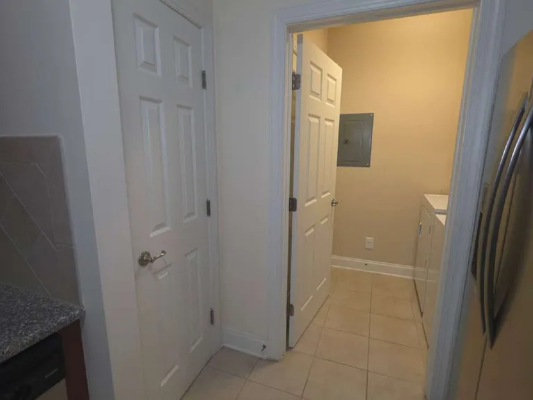 321 Gallery Dr #202 — Photo 60