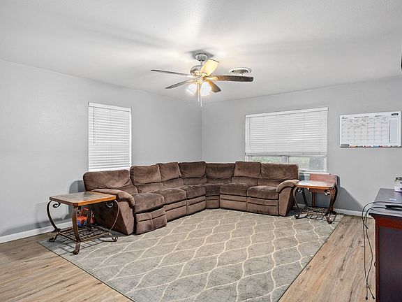 5th image of 708 Bluebonnet Dr