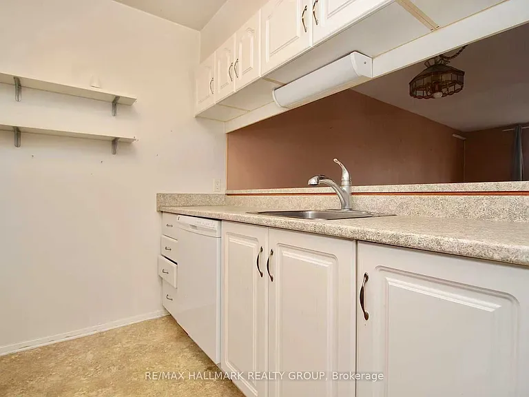 1099 Cadboro Rd #115 — Photo 7