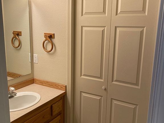 2nd image of 2566 SW Yew Ave #2568