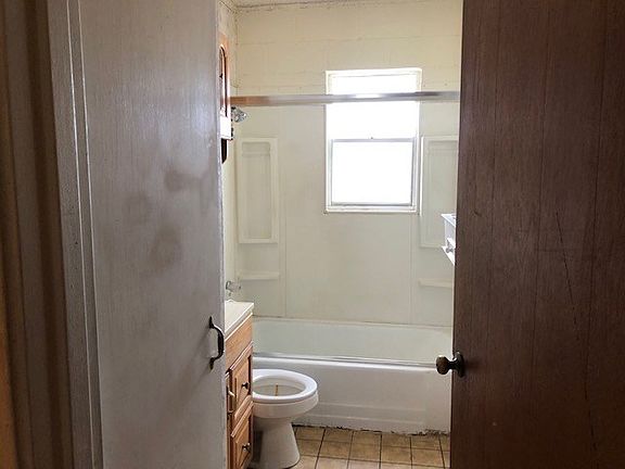 5th image of 306 S Ike Ave