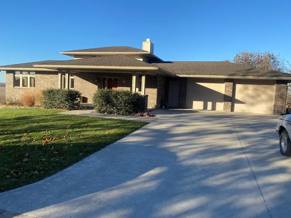 906 Sunnyview Dr, Chillicothe, MO 64601