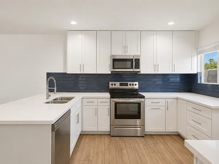 1005 E Mariposa St #R — Photo 9