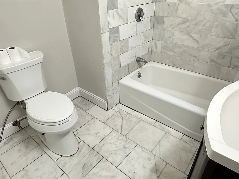 3110 Washington St #2 — Photo 9