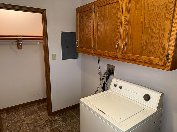 2nd image of 540 E Division St