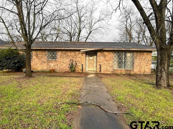 717 N Newsom St, Mineola, TX 75773