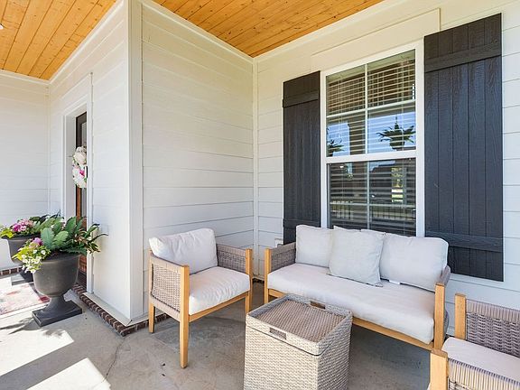 4th image of 4327 Freemark Dr