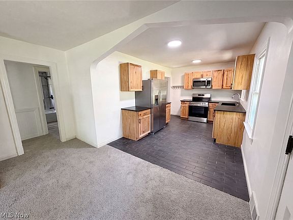 2nd image of 2920 Copley Rd
