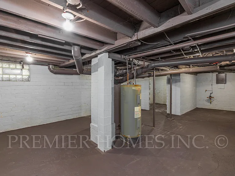 1738 Harrisburg Rd NE — Photo 4