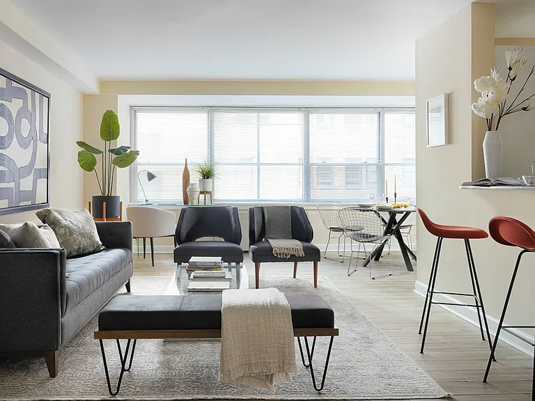Living room with Breakfast bar