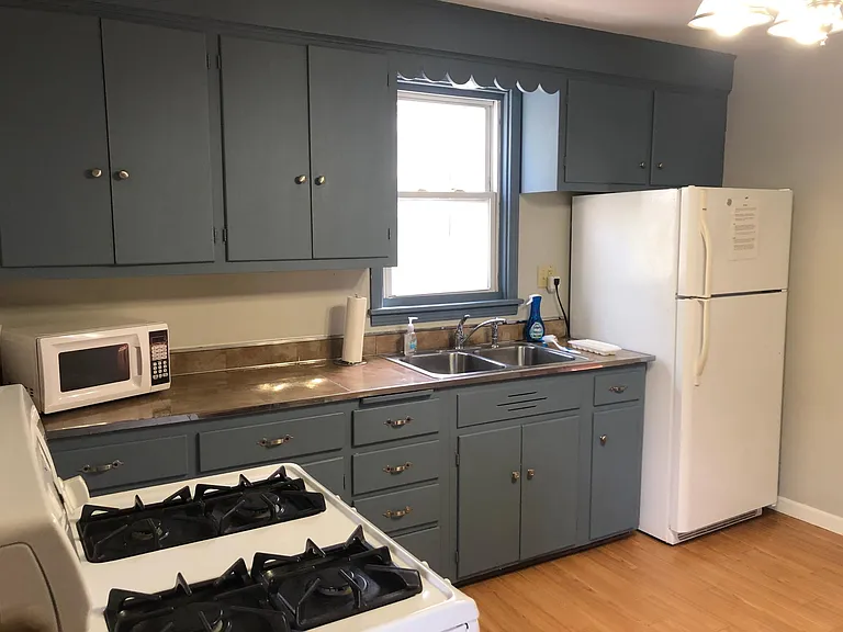 249 S Lowry Ave — Photo 7