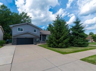 1978 Hope Haven Dr, Parma, OH 44134