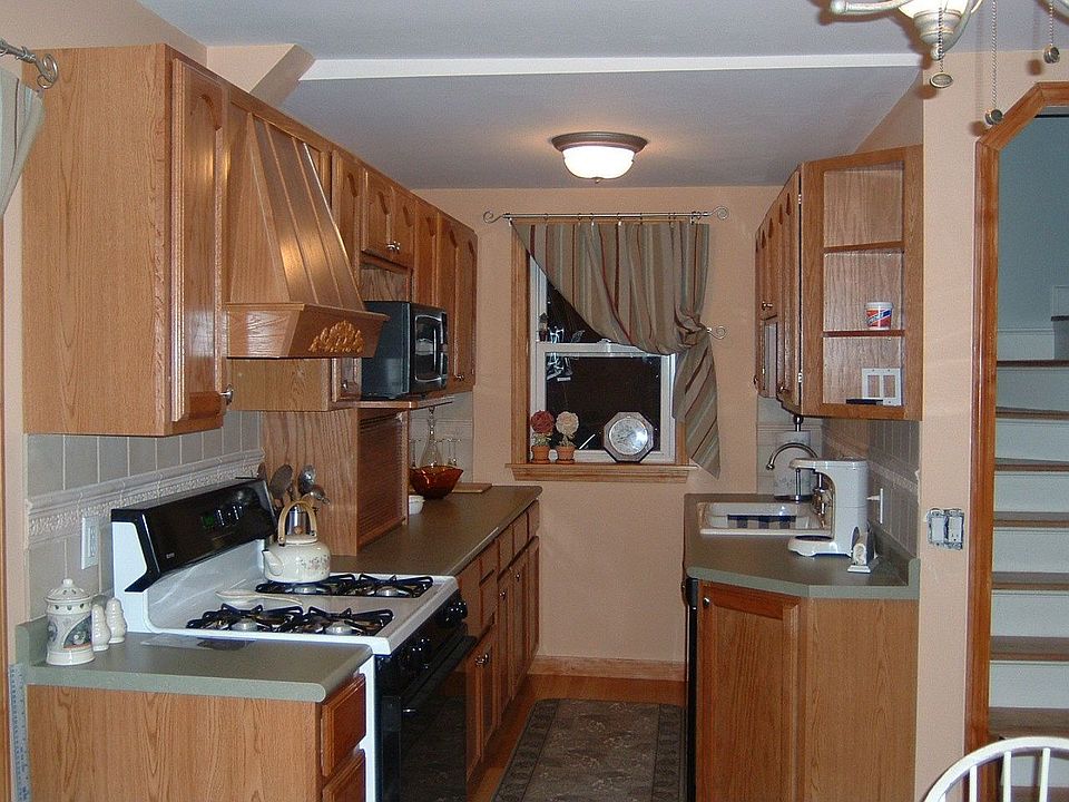1st image of 12 Whitford Ave