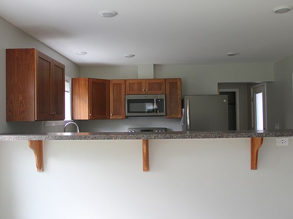 5th image of 719 Hayts Rd #2