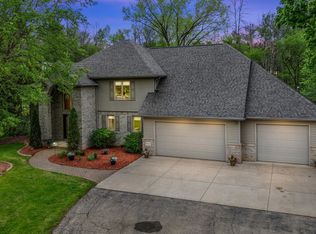 W8678 Hillview Rd, Hortonville, WI 54944