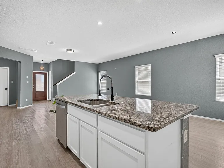 10331 Barbeque Bay — Photo 13