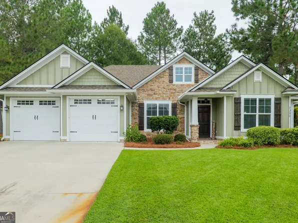 7298 Wind Chase Dr, Hahira, GA 31632
