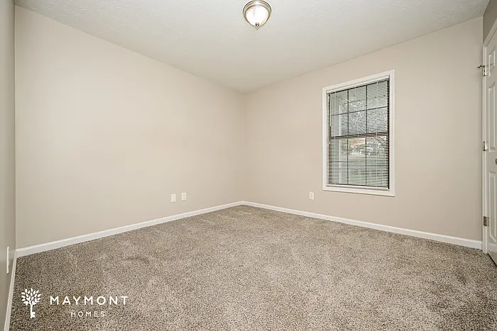 945 Sideline Ct — Photo 13