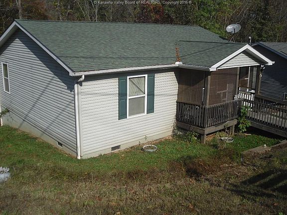 3rd image of 824 N Hills Dr