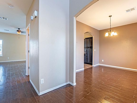 3rd image of 12700 Destiny Ave