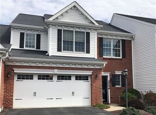 2046 Croghan Dr, Carnegie, PA