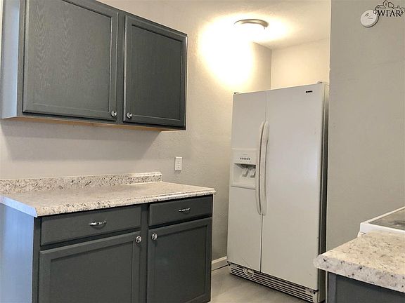 3rd image of 4032 Gossett Dr