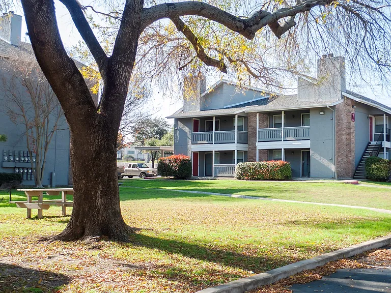The Finley — Photo 15