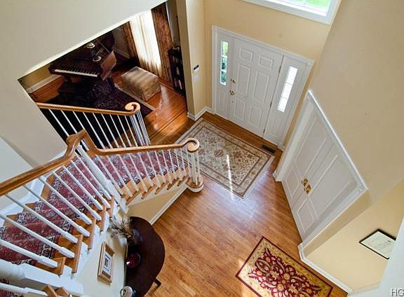 5th image of 87 Dimond Ave
