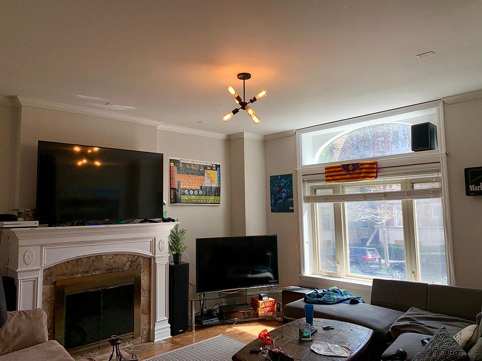 1st image of 3514 N Wilton Ave