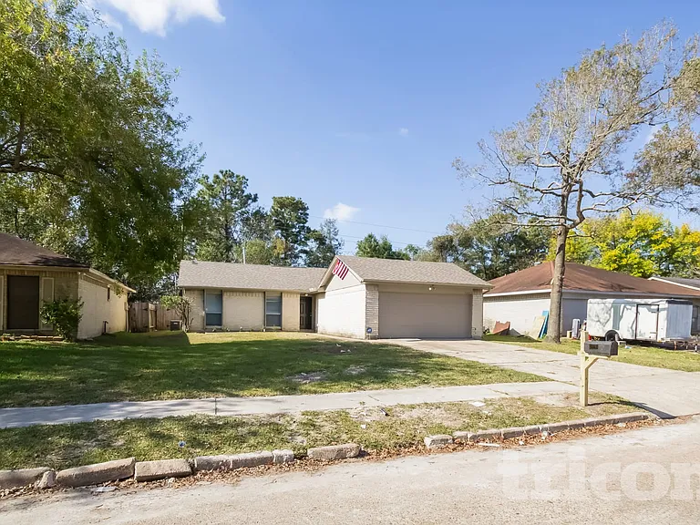 12211 Haroldson Forest Dr — Photo 2
