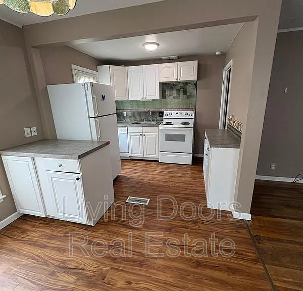 2303 South St — Photo 7