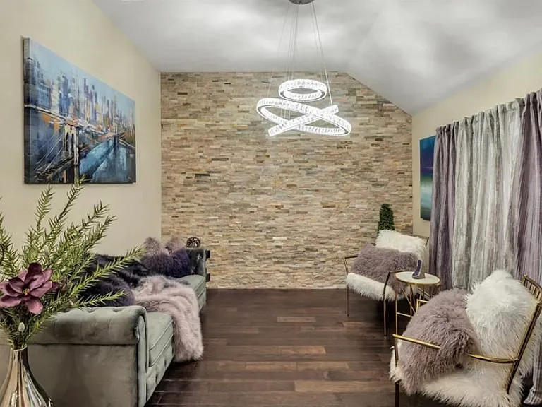 1410 Majestic Meadows Dr — Photo 3